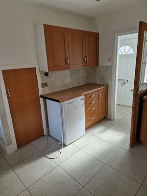 kitchen 2- click for photo gallery